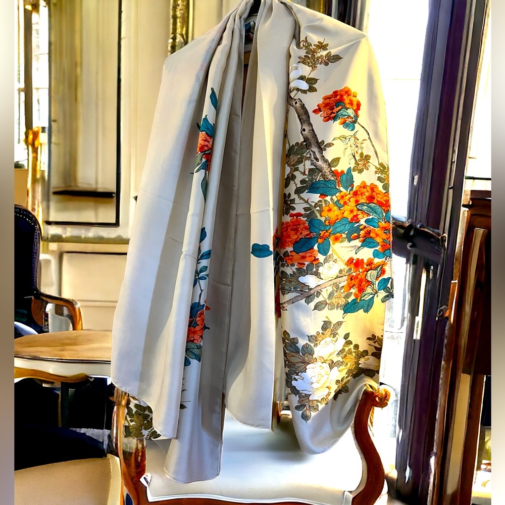 Stunning 100 percent silk feeling scarf with tags